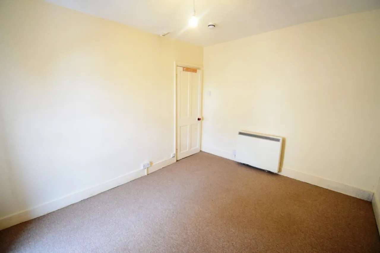 First Floor Flat, Chaucer Road, photo 10