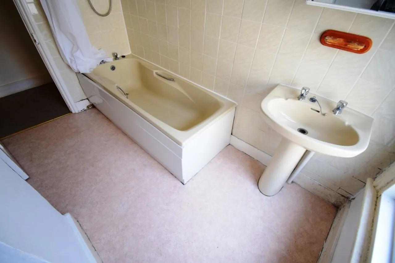 First Floor Flat, Chaucer Road, photo 9