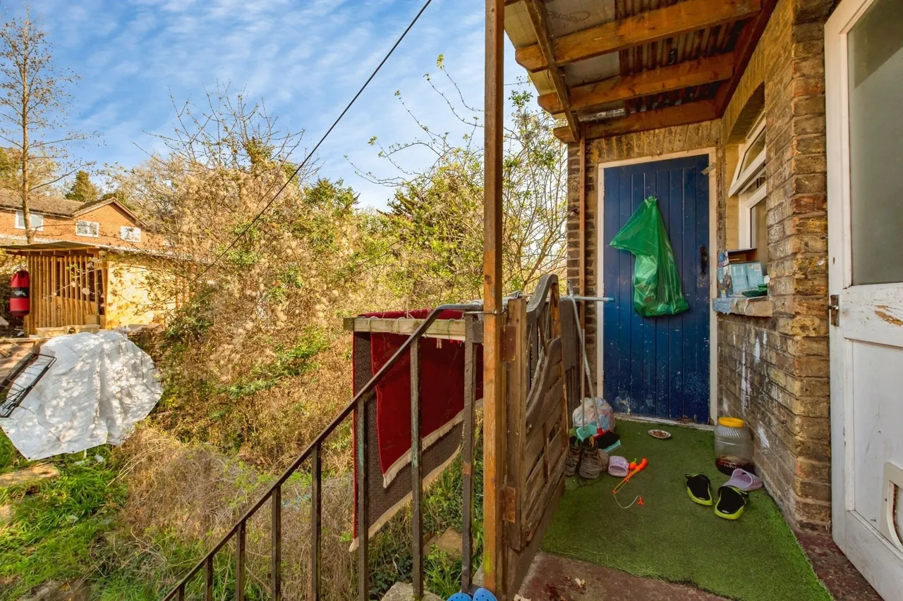 London Road, Purfleet-on-Thames, Essex, RM19, photo 8