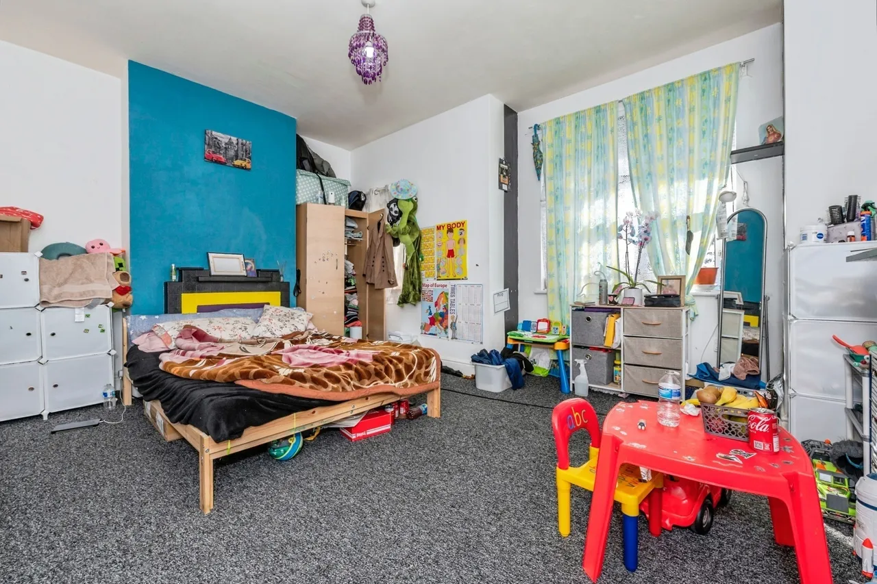 London Road, Purfleet-on-Thames, Essex, RM19, photo 4