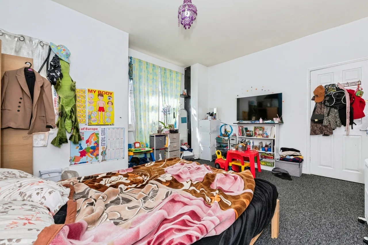 London Road, Purfleet-on-Thames, Essex, RM19, photo 9