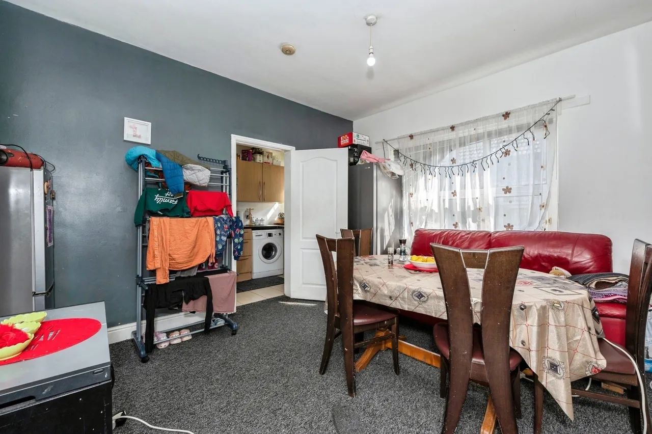 London Road, Purfleet-on-Thames, Essex, RM19, photo 3