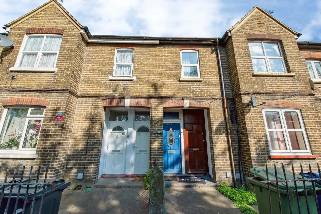 4 bed flat for sale — London Road, Purfleet-on-Thames, Essex, RM19