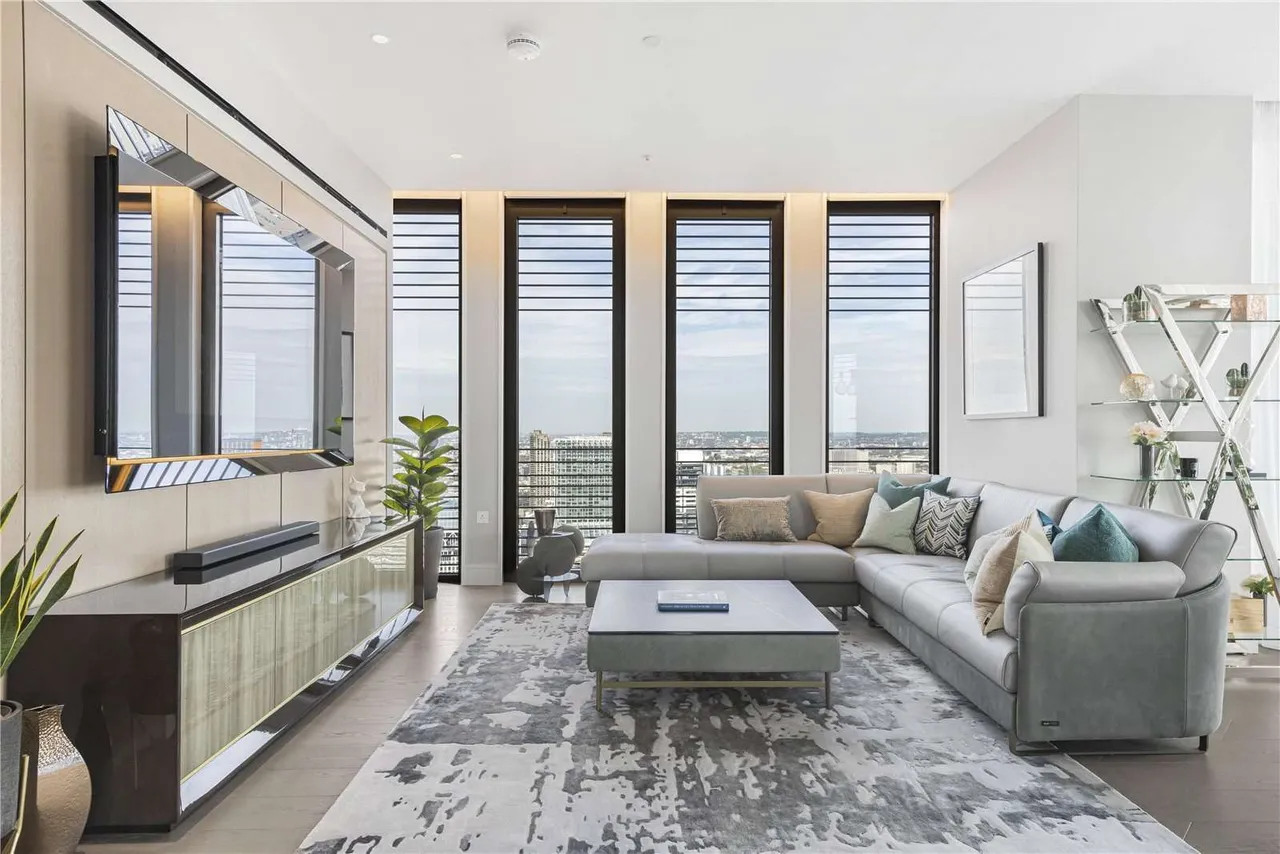 3 bed flat for sale, Houndsditch, London, EC3A