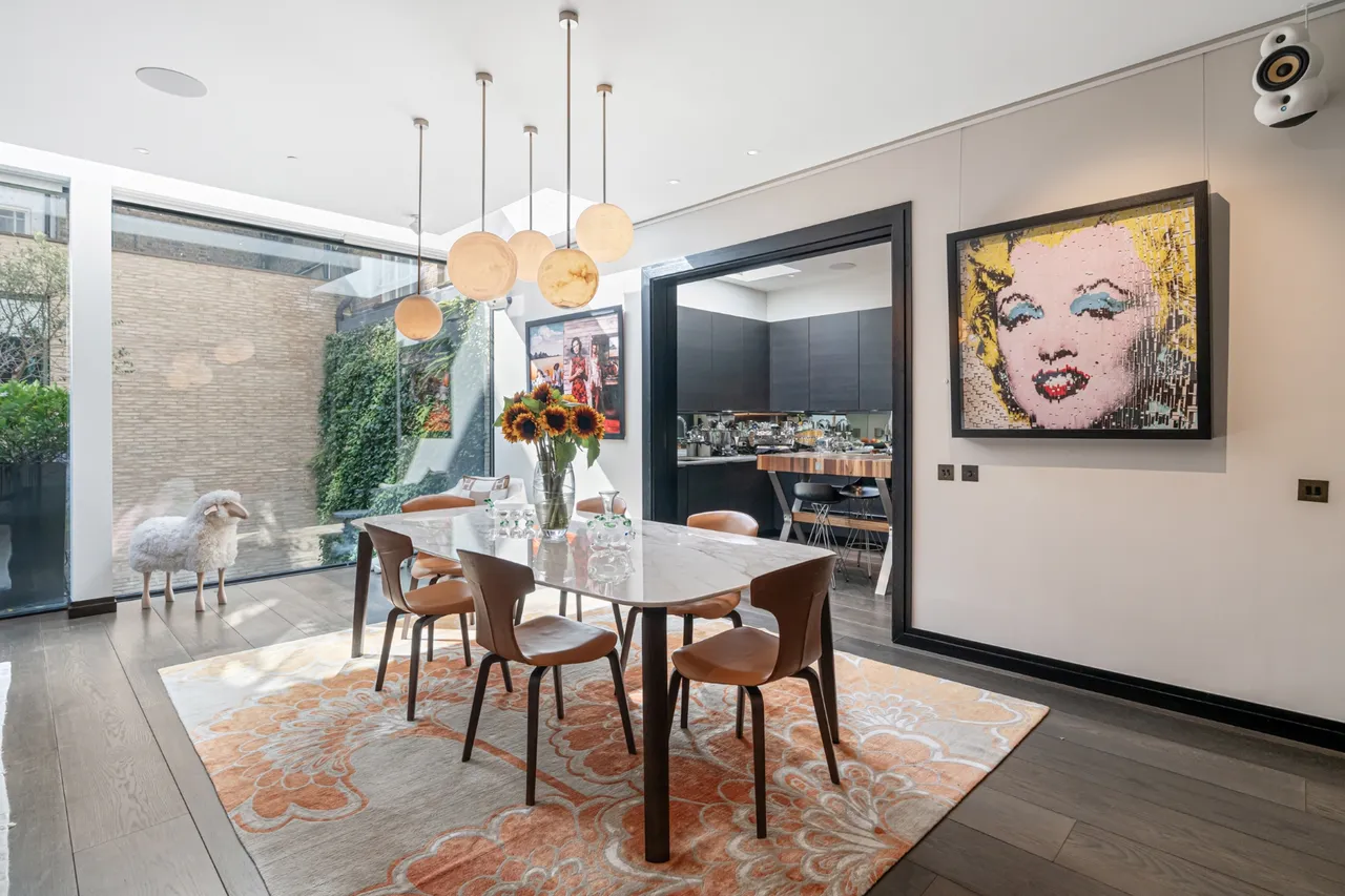 Knights House, Cheval Place, Knightsbridge, London, photo 9