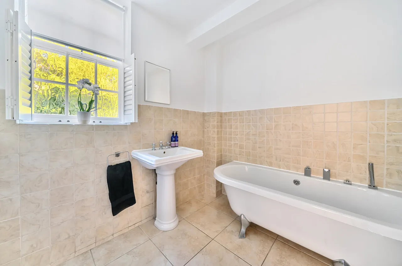 Farnham Lane, Haslemere, GU27, photo 11