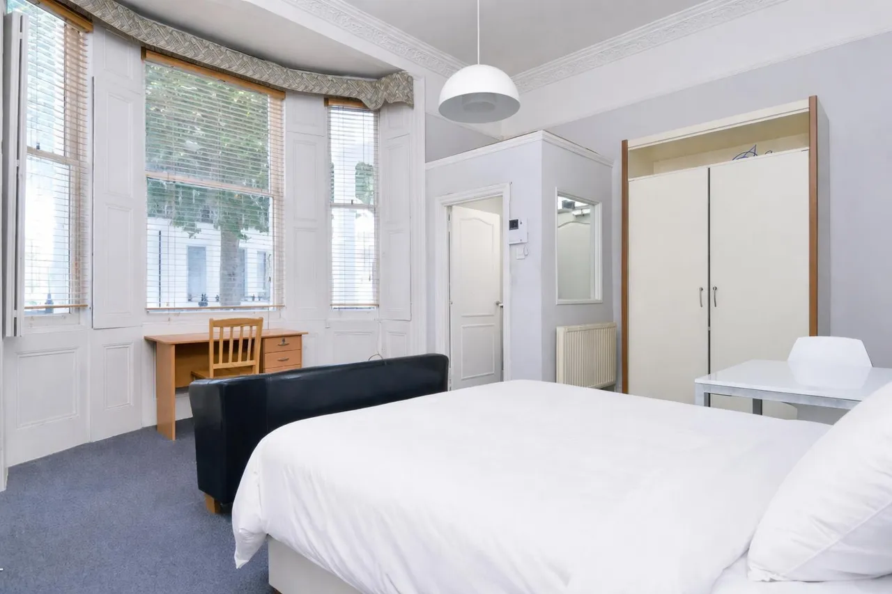 flat for sale, Trebovir Road, Earls Court, SW5