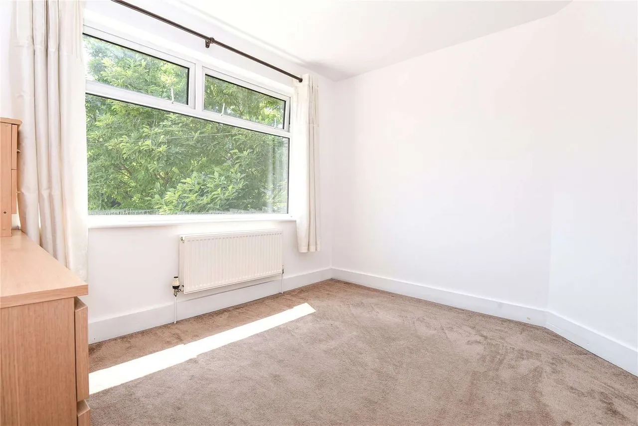 Sandhills Lane, Virginia Water, GU25, photo 8