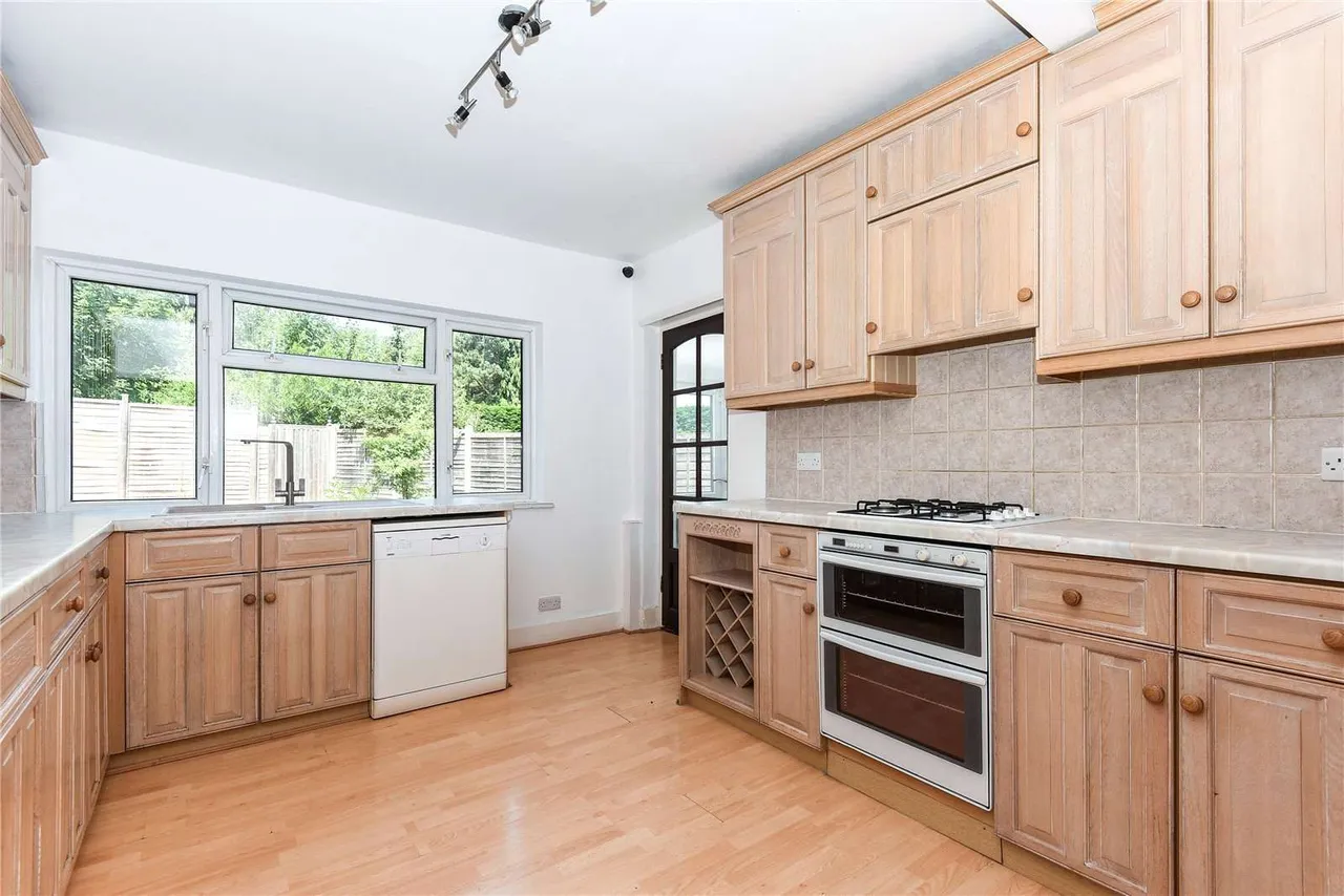 Sandhills Lane, Virginia Water, GU25, photo 2