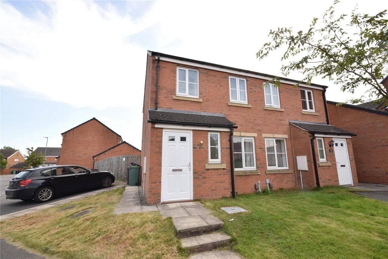 2 bed house to rent, Whinmoor Way, Leeds, LS14