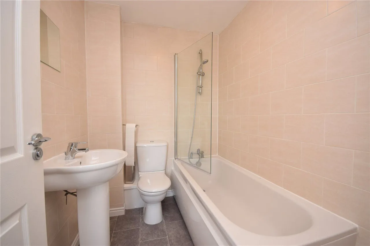 Whinmoor Way, Leeds, LS14, photo 10