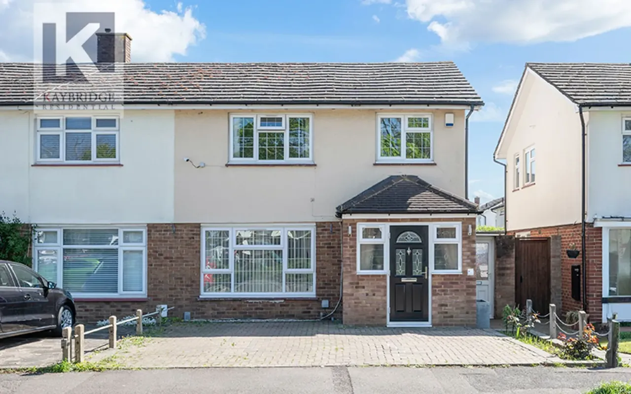 4 bed house for sale — Harvester Road, Epsom, KT19