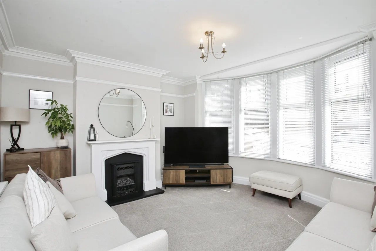 Lancaster Road, RUGBY, photo 6