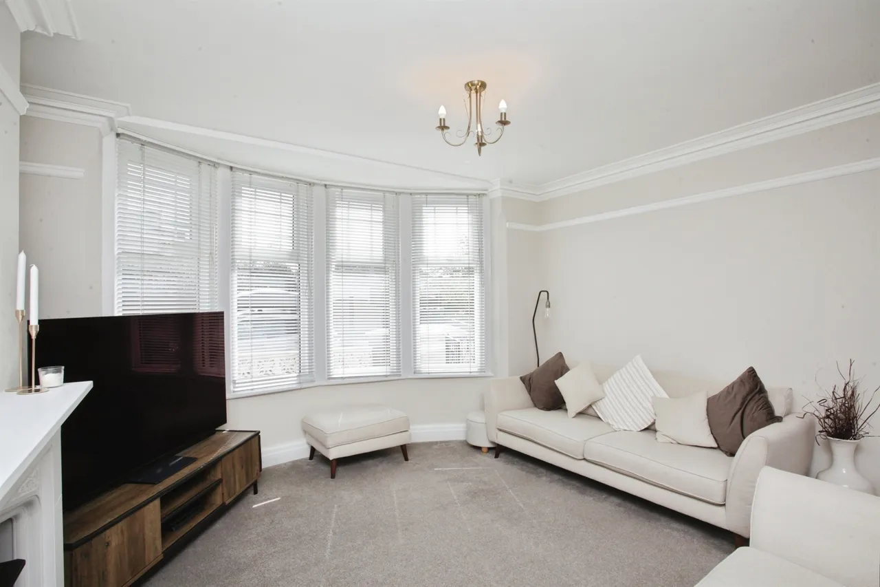 Lancaster Road, RUGBY, photo 8