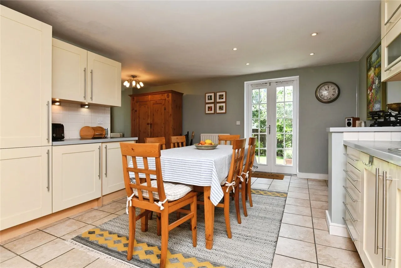 Kelso Close, Rayleigh, Essex, SS6, photo 10