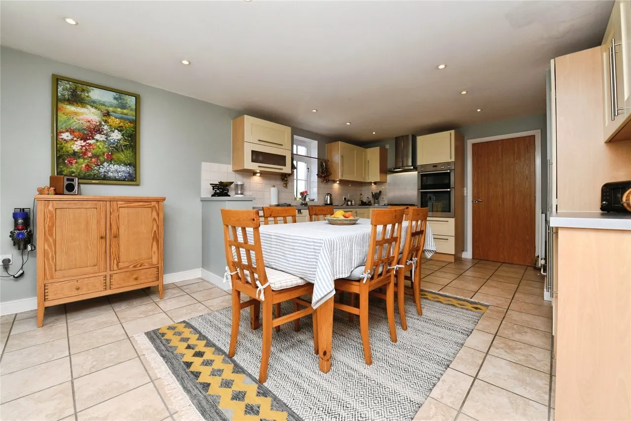 Kelso Close, Rayleigh, Essex, SS6, photo 9