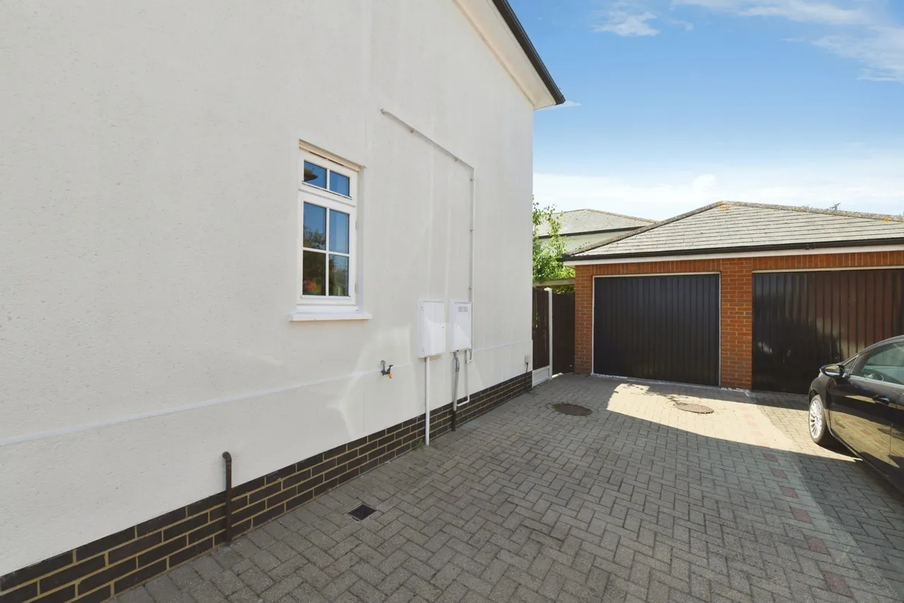 Kelso Close, Rayleigh, Essex, SS6, photo 21