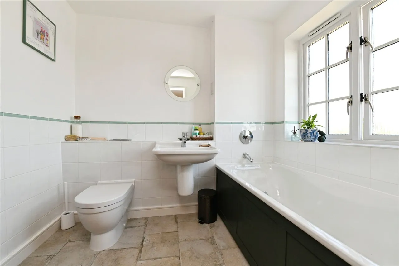 Kelso Close, Rayleigh, Essex, SS6, photo 14