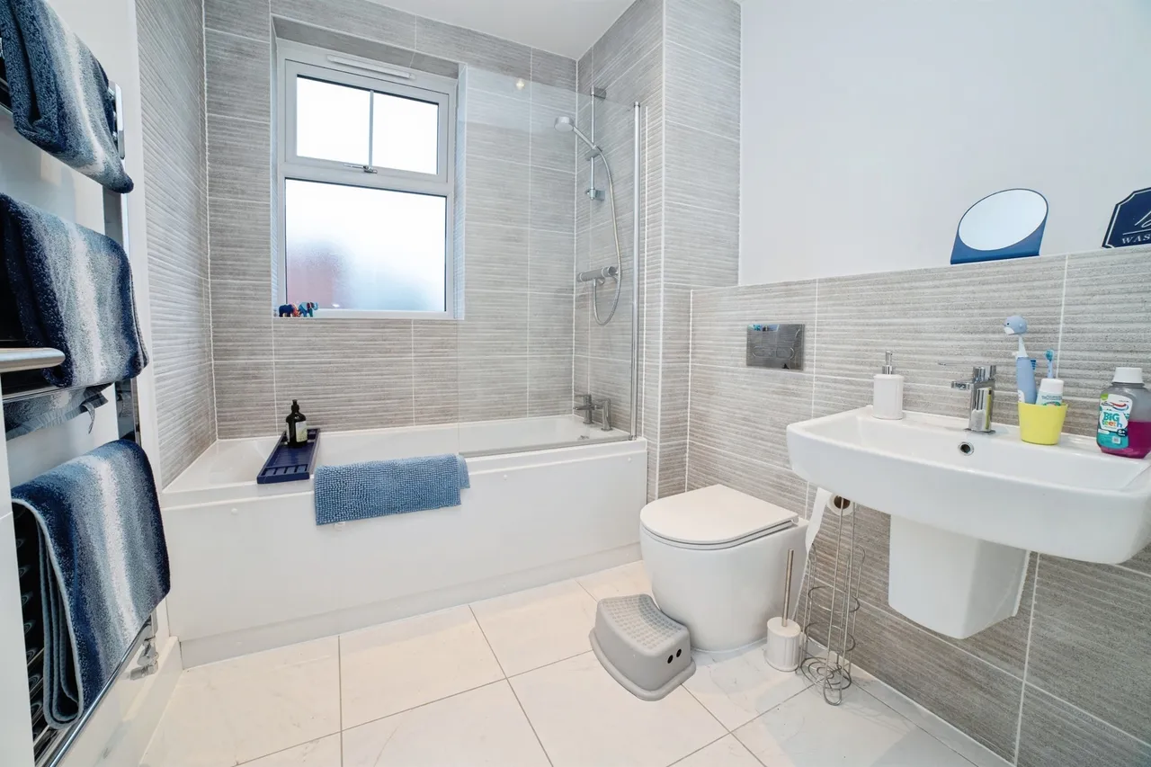 Covert Avenue, Shirland, DE55, photo 14