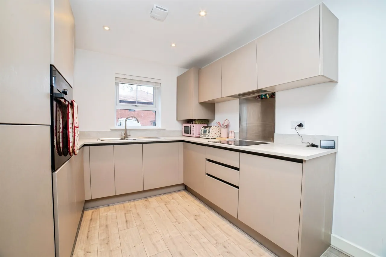Covert Avenue, Shirland, DE55, photo 2