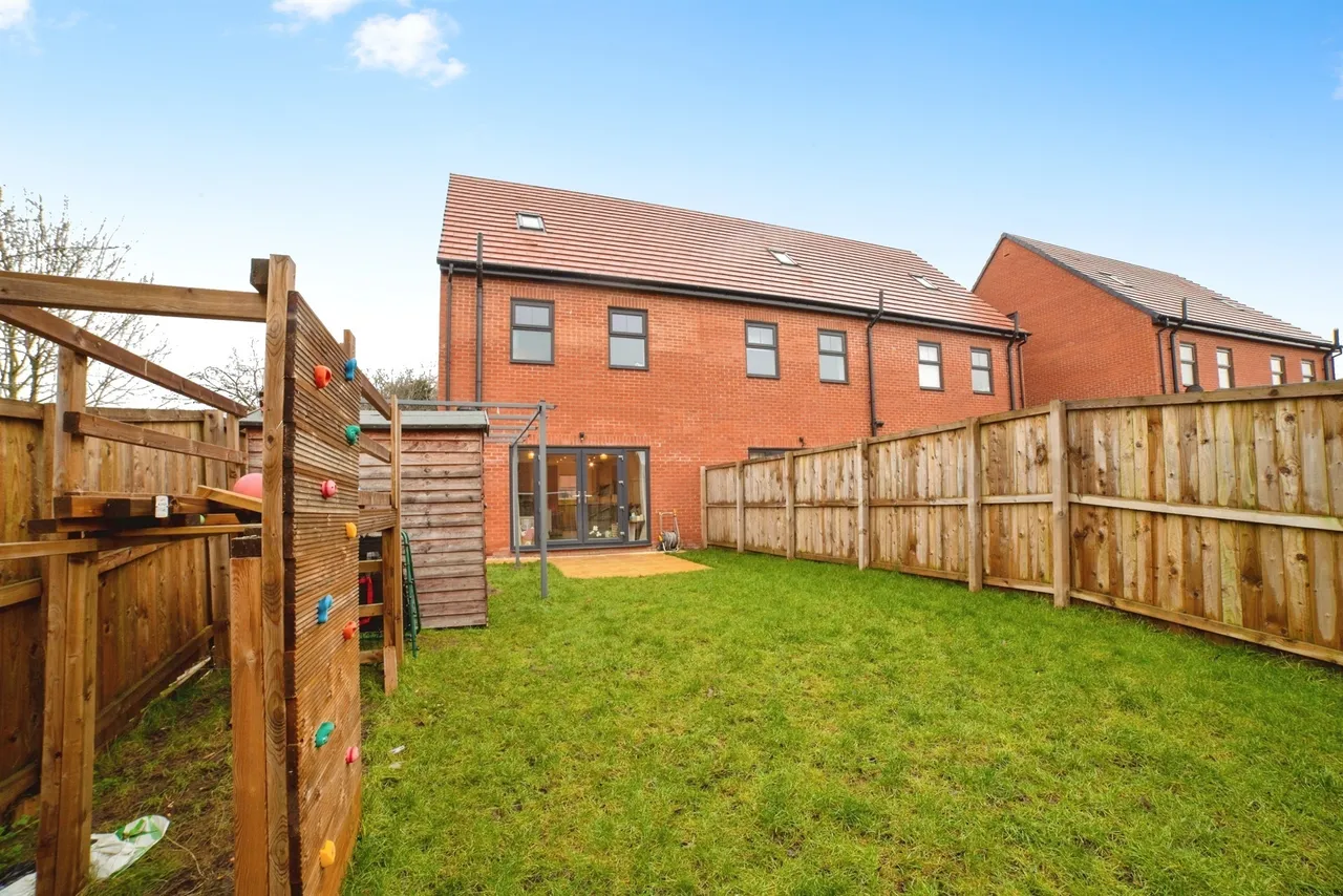 Covert Avenue, Shirland, DE55, photo 19