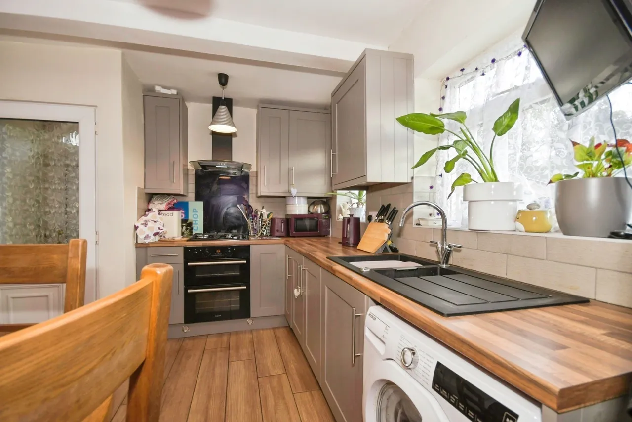 Crag View Crescent, SHEFFIELD, South Yorkshire, S35, photo 2