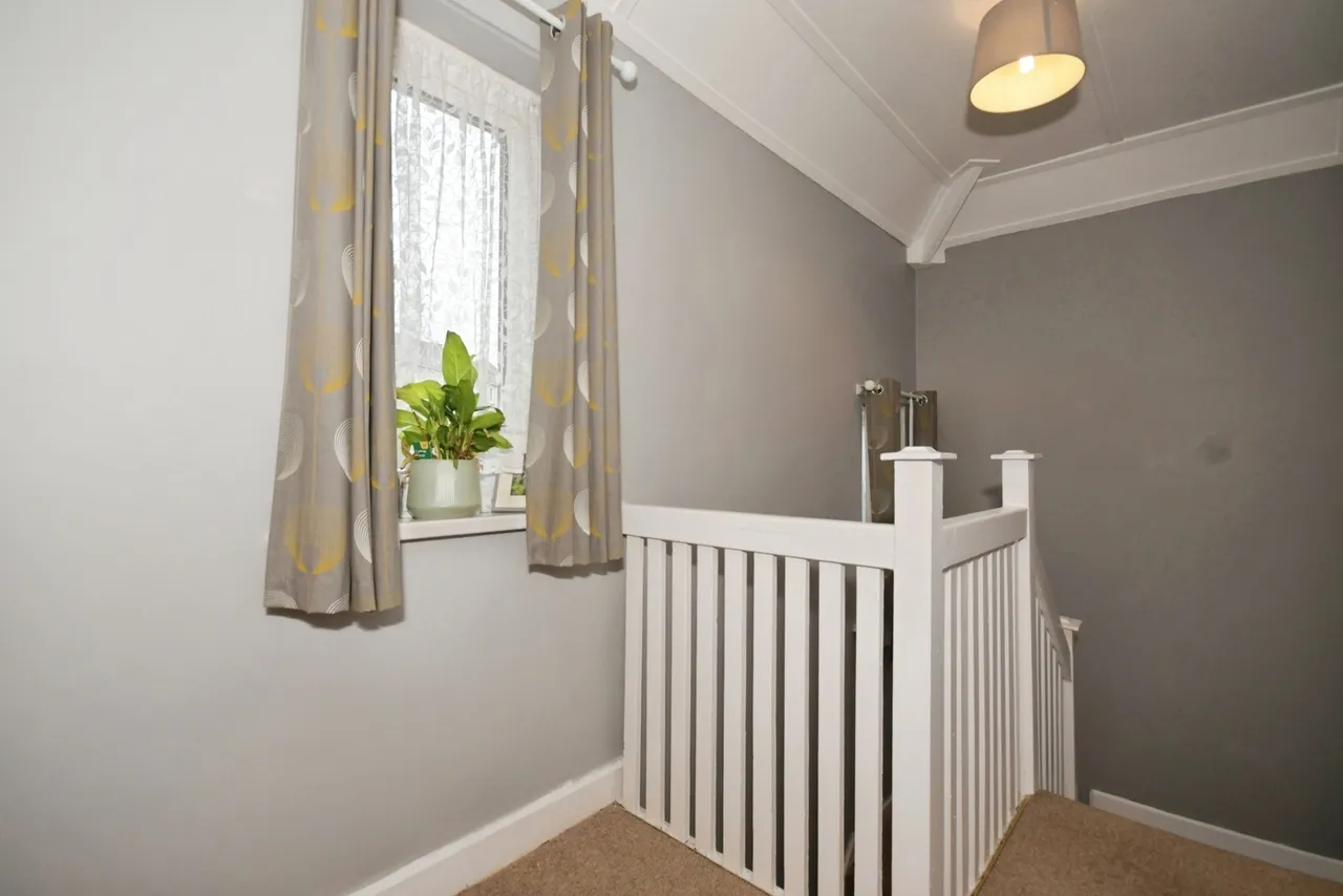 Crag View Crescent, SHEFFIELD, South Yorkshire, S35, photo 8