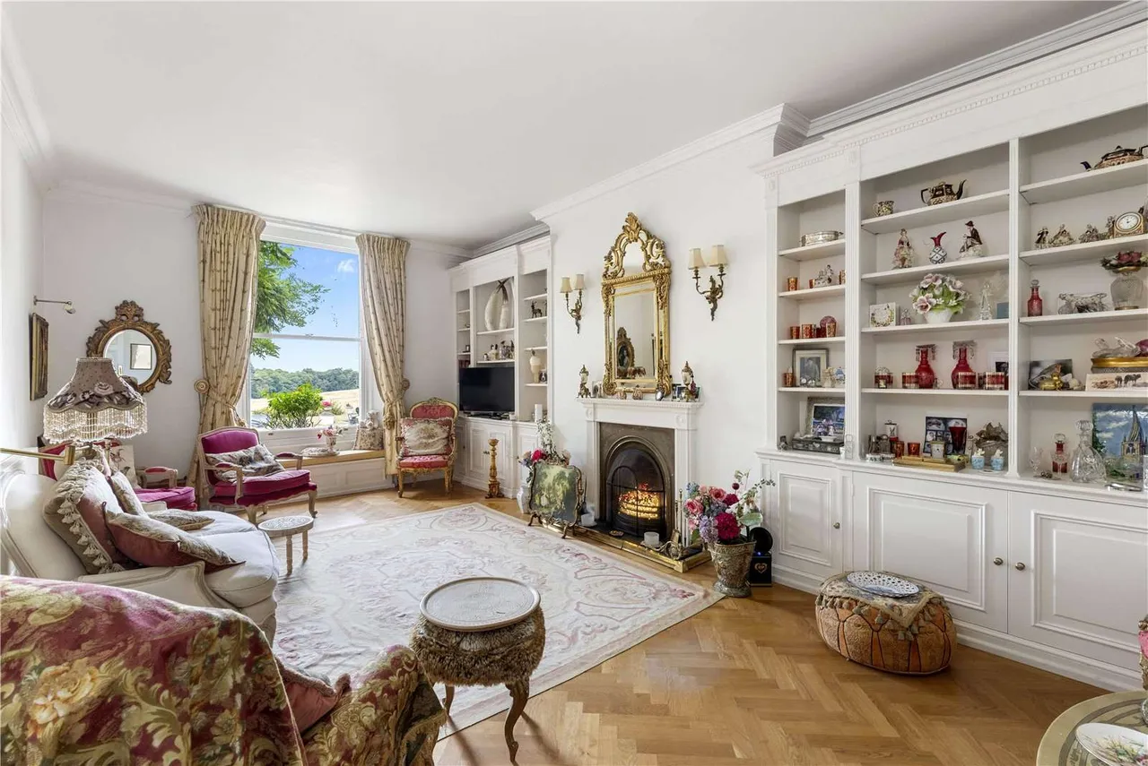 Prince Albert Drive, Ascot, Berkshire, SL5 8AQ, photo 2