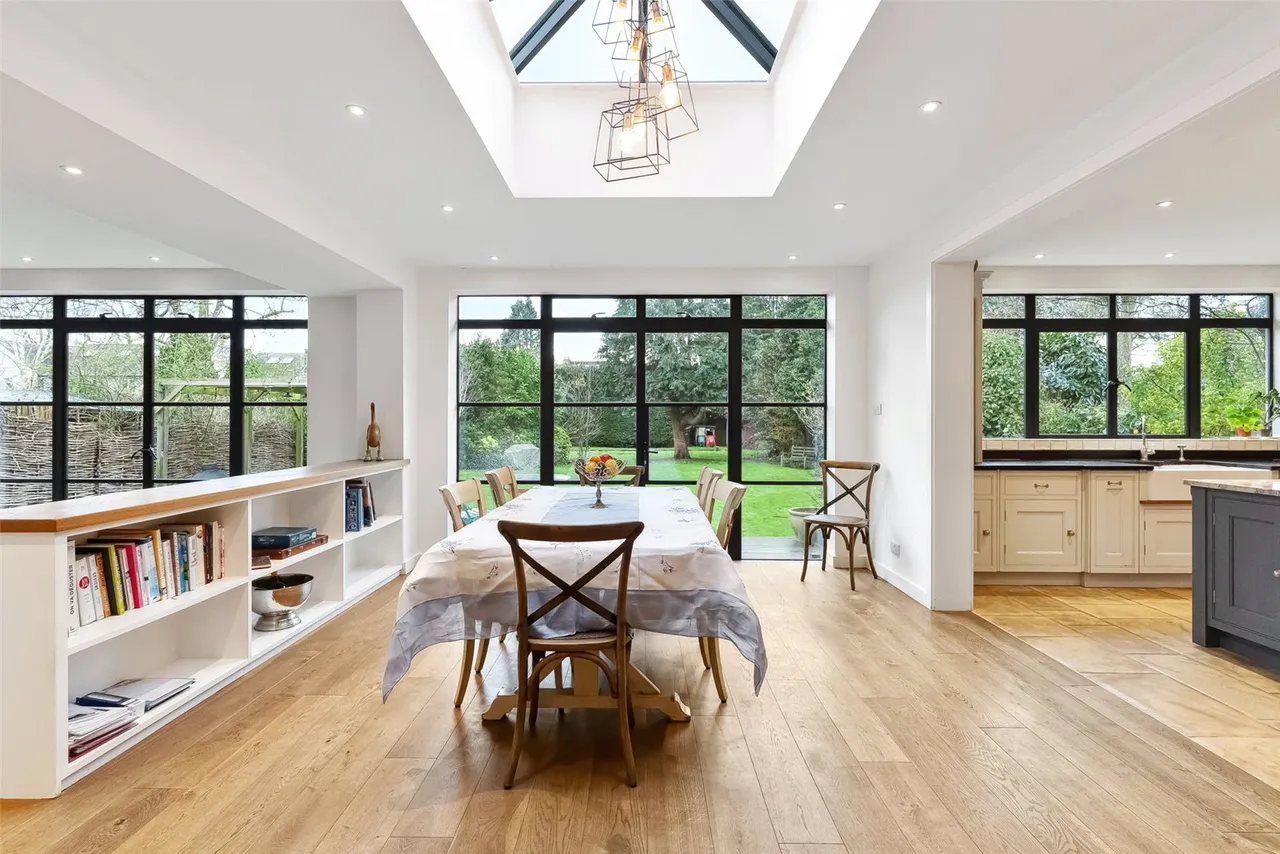 Courtlands Avenue, Hampton, TW12 3NS, photo 4