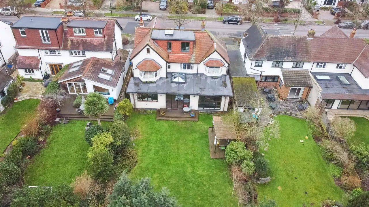 Courtlands Avenue, Hampton, TW12 3NS, photo 22