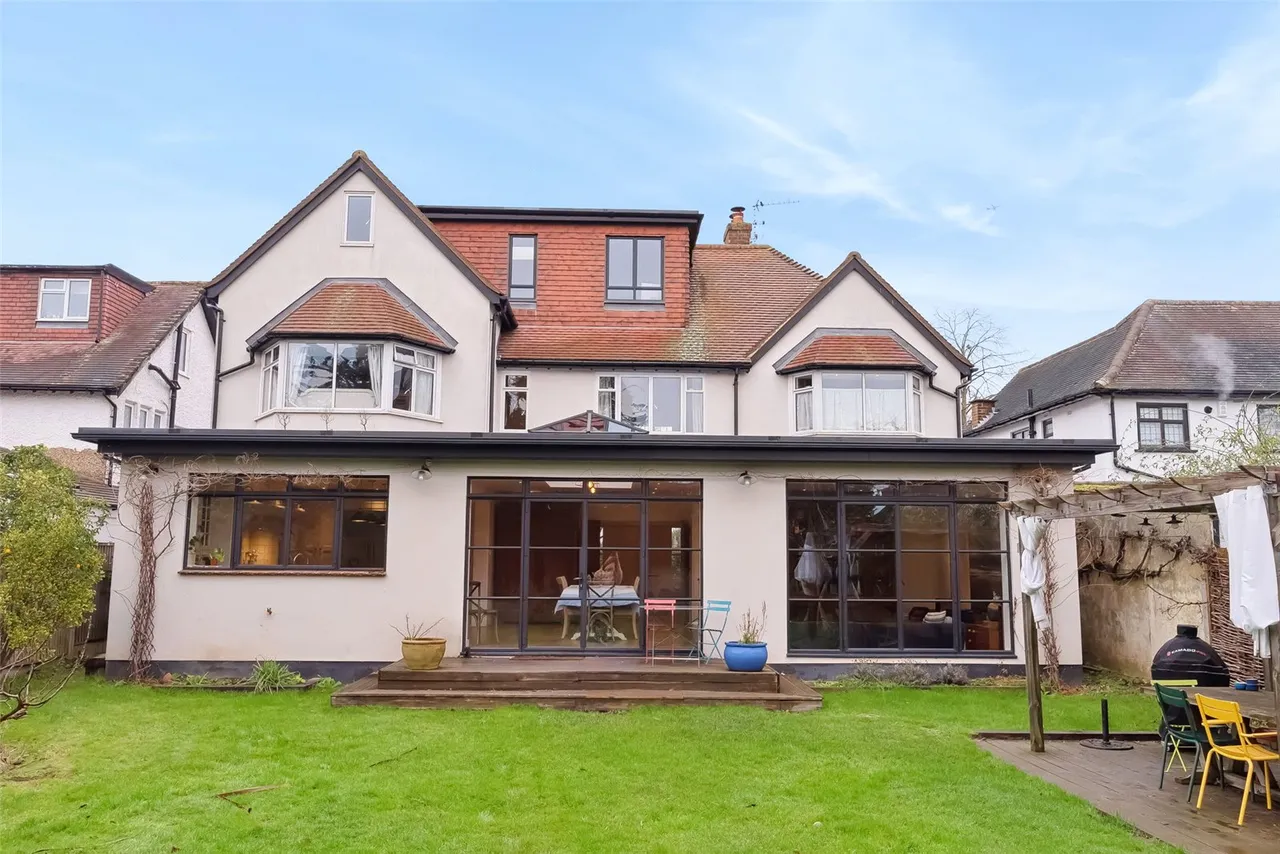 Courtlands Avenue, Hampton, TW12 3NS, photo 20