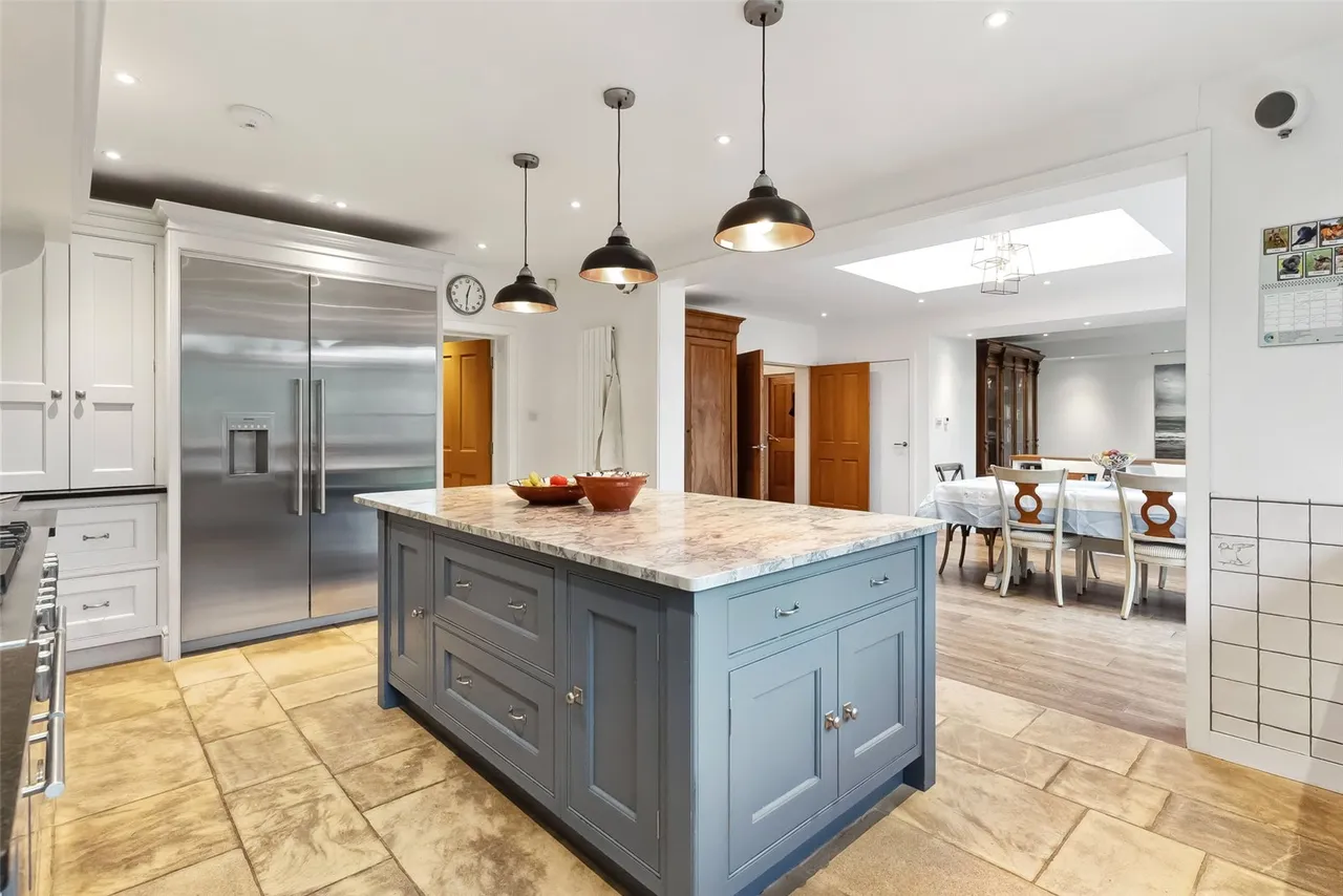 Courtlands Avenue, Hampton, TW12 3NS, photo 6