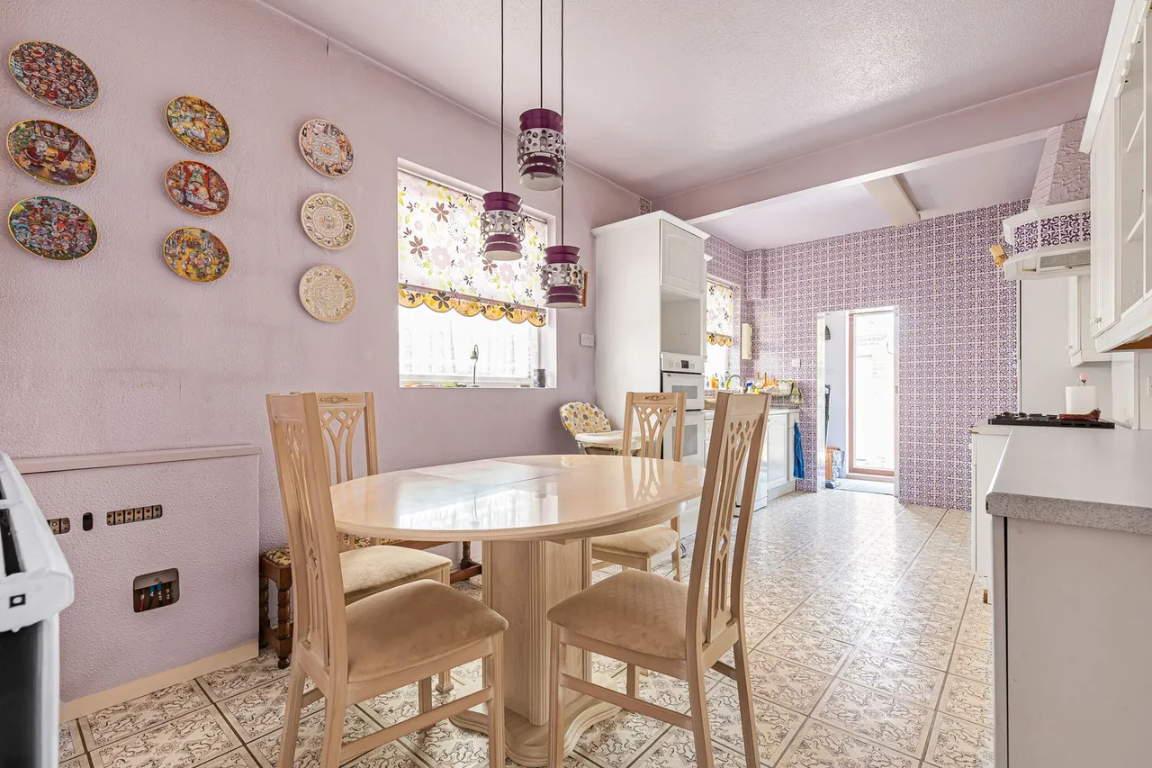 Fordbridge Road, Ashford, TW15, photo 11