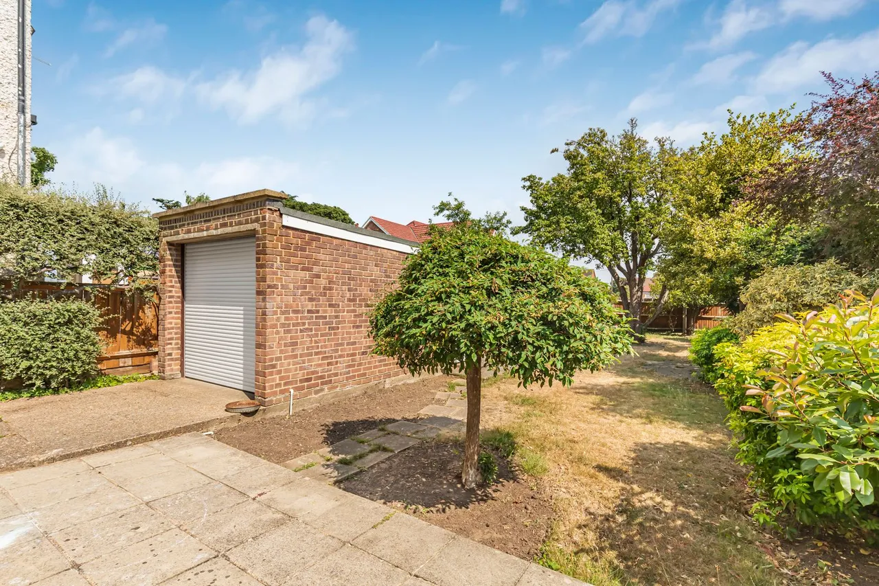 Fordbridge Road, Ashford, TW15, photo 27