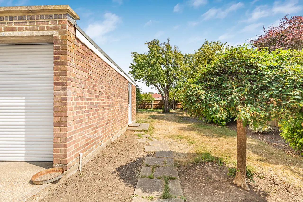 Fordbridge Road, Ashford, TW15, photo 26