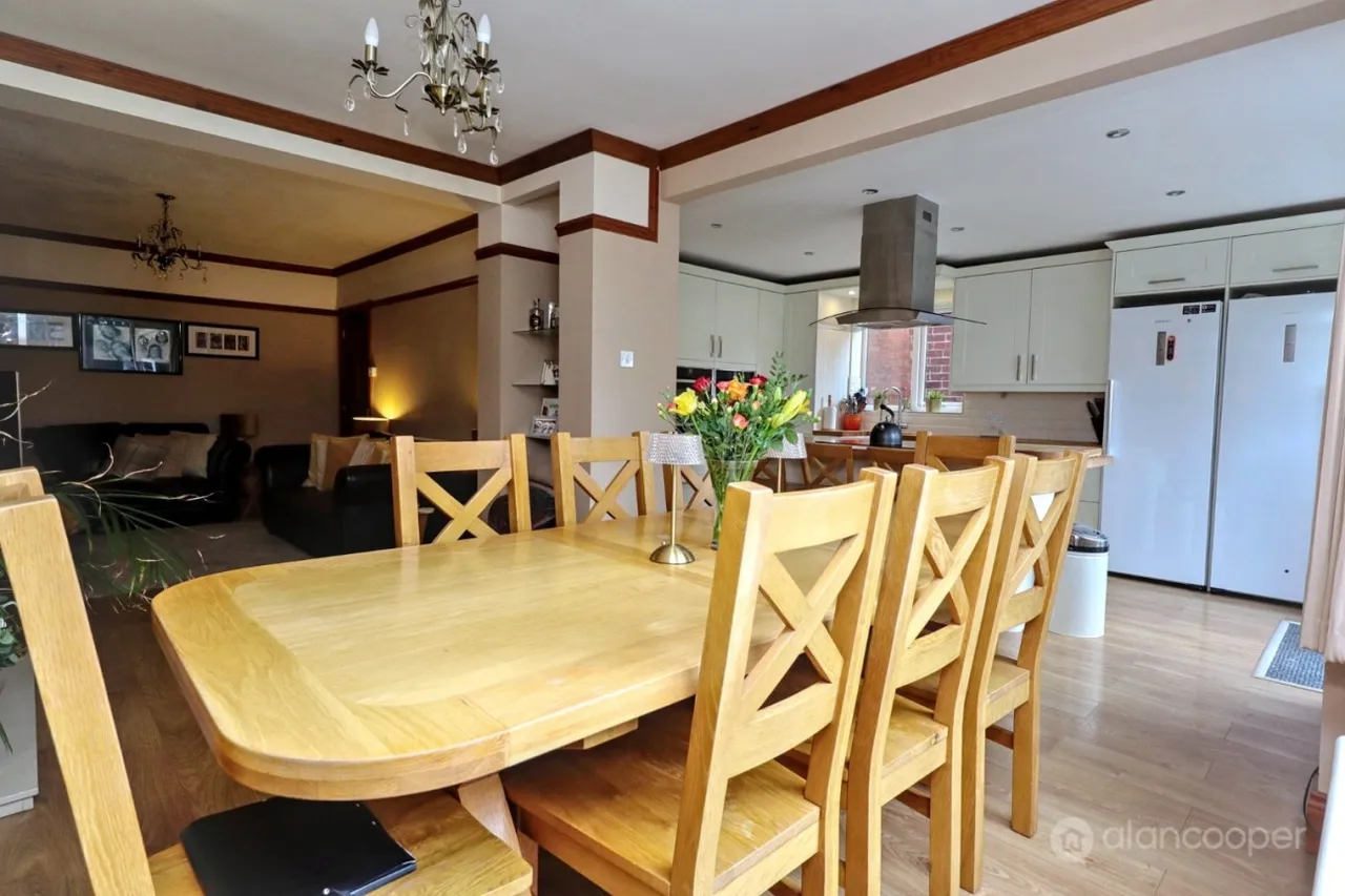 Kingsbridge Road, Weddington, CV10, photo 8