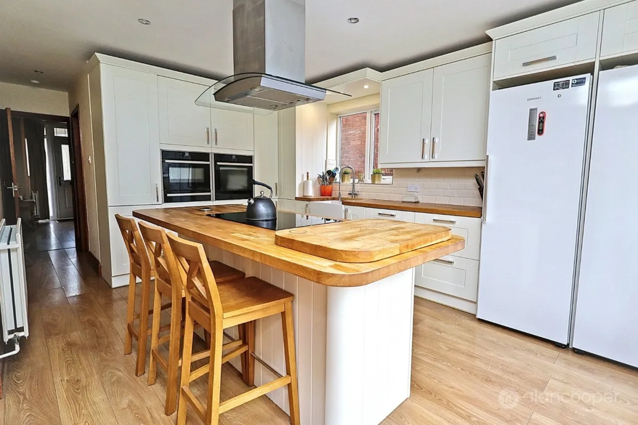 Kingsbridge Road, Weddington, CV10, photo 10