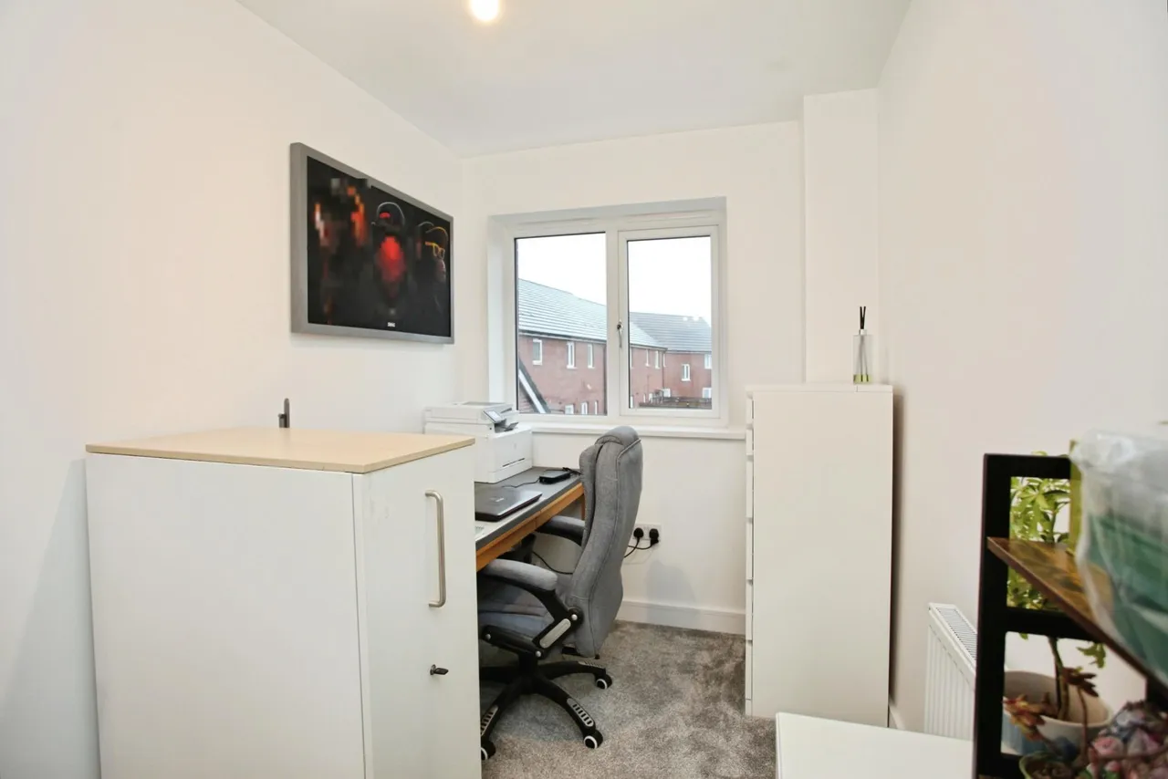 Martensite Way, Newport, NP19, photo 19