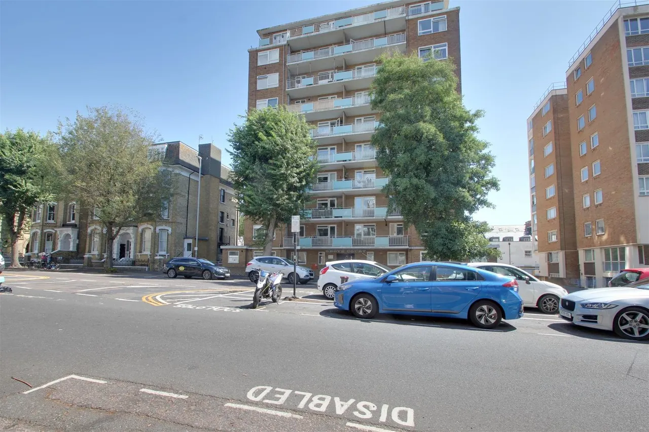 The Drive, Hove, photo 2