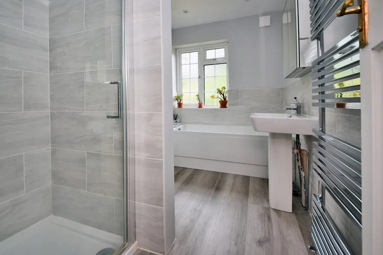 Vicarage Lane, Laleham, TW18, photo 20