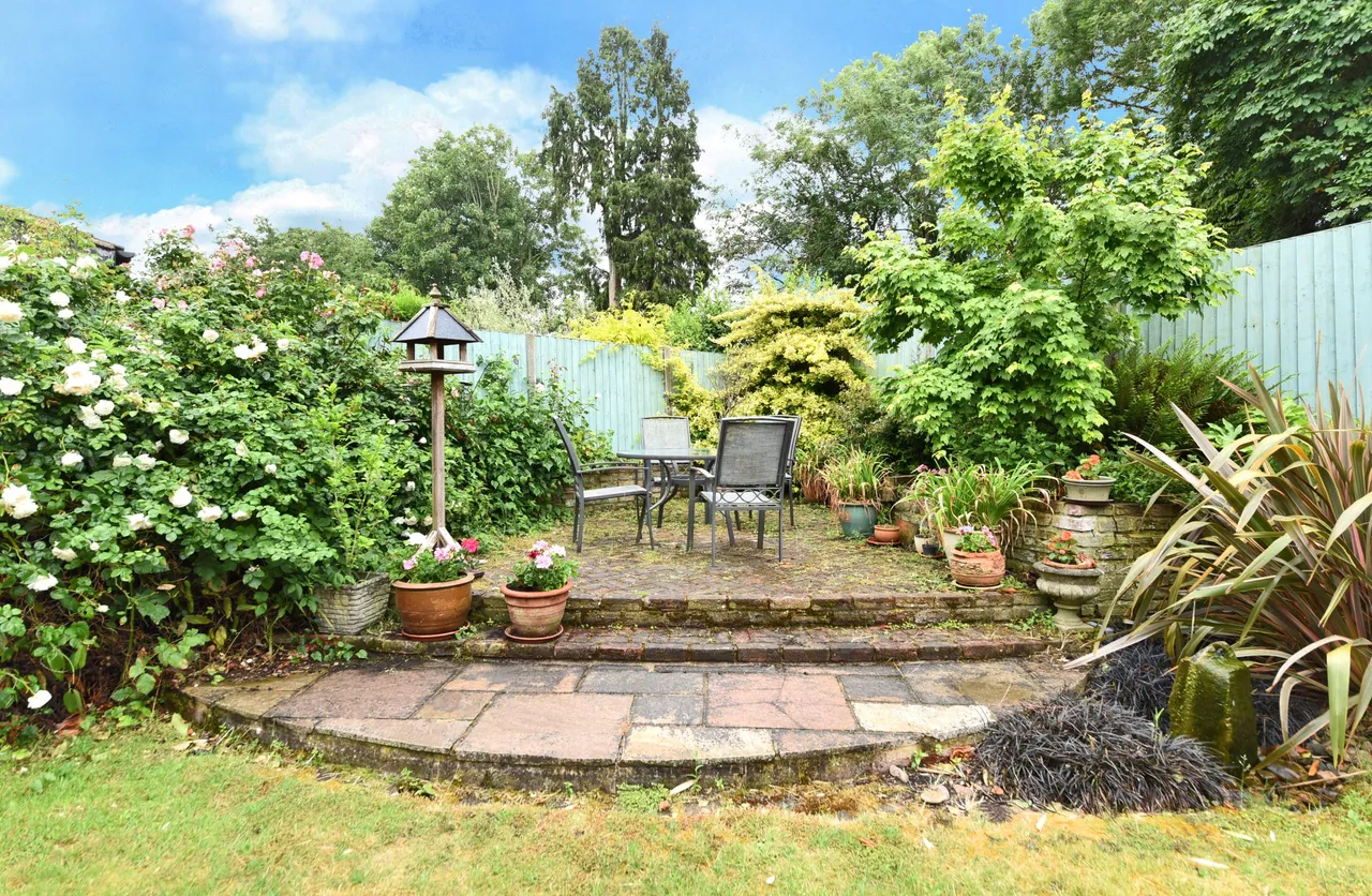 Vicarage Lane, Laleham, TW18, photo 21