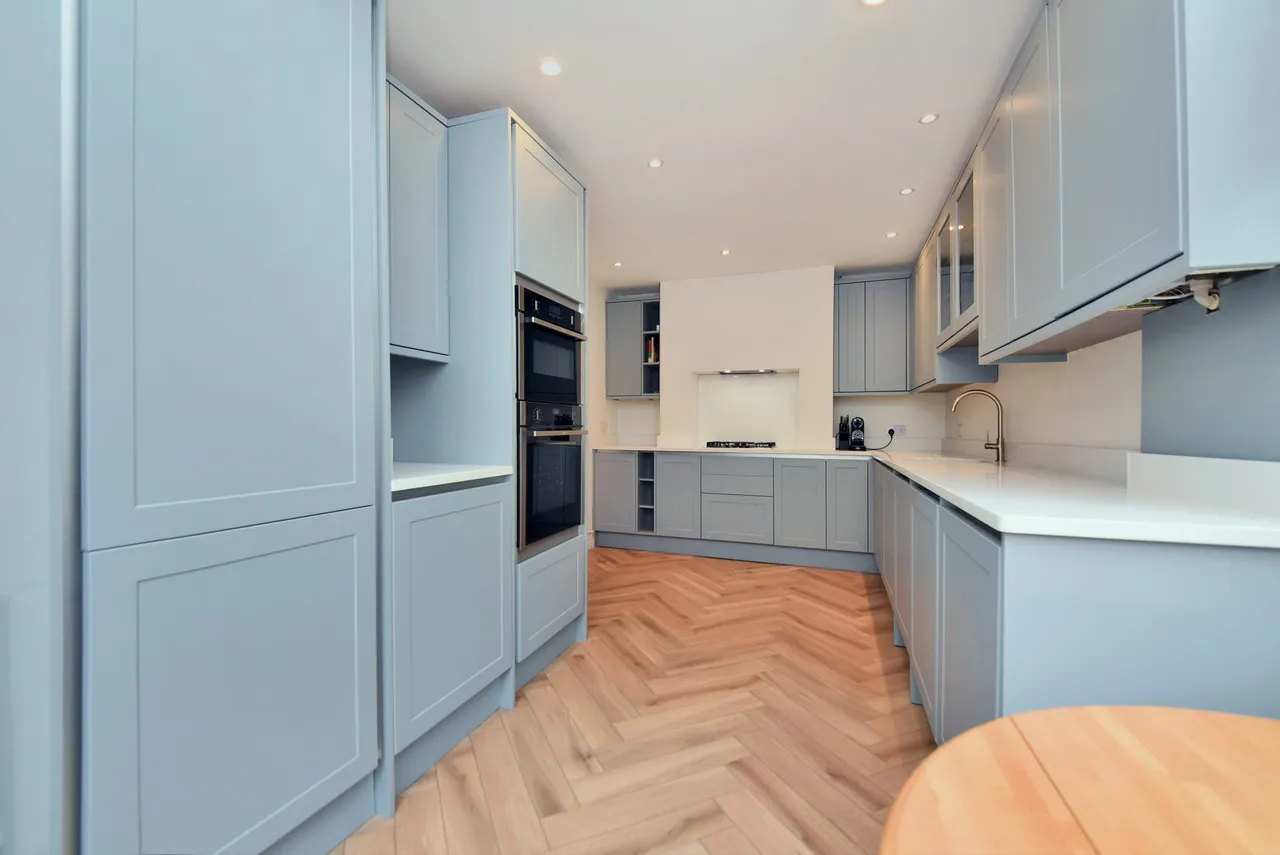 Vicarage Lane, Laleham, TW18, photo 6