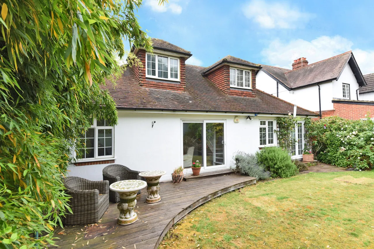 Vicarage Lane, Laleham, TW18, photo 26