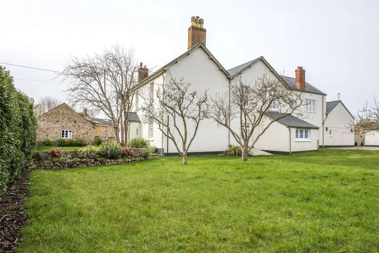 Old Cleeve, Minehead, Somerset, TA24 6HU, photo 11