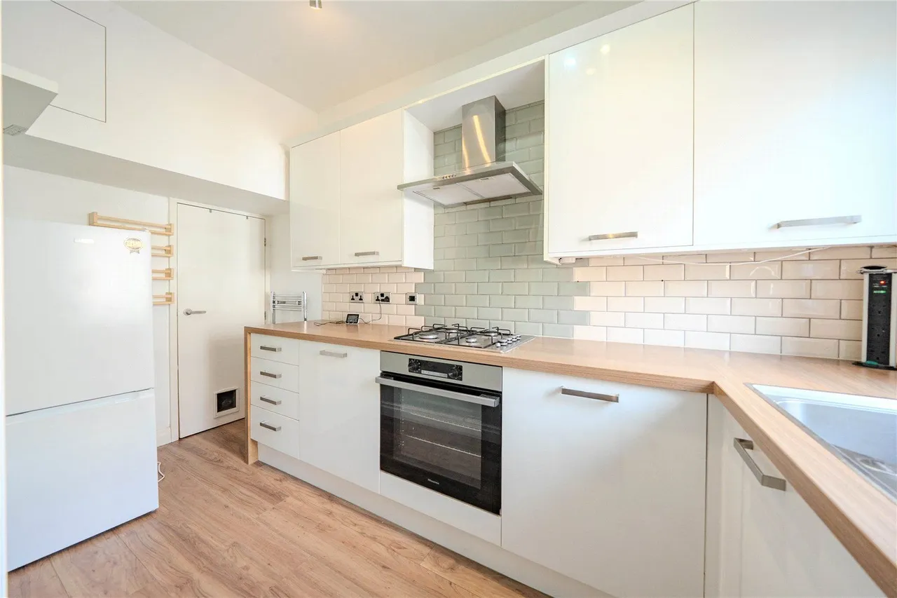 Cowley Road, Leeds, LS13, photo 2