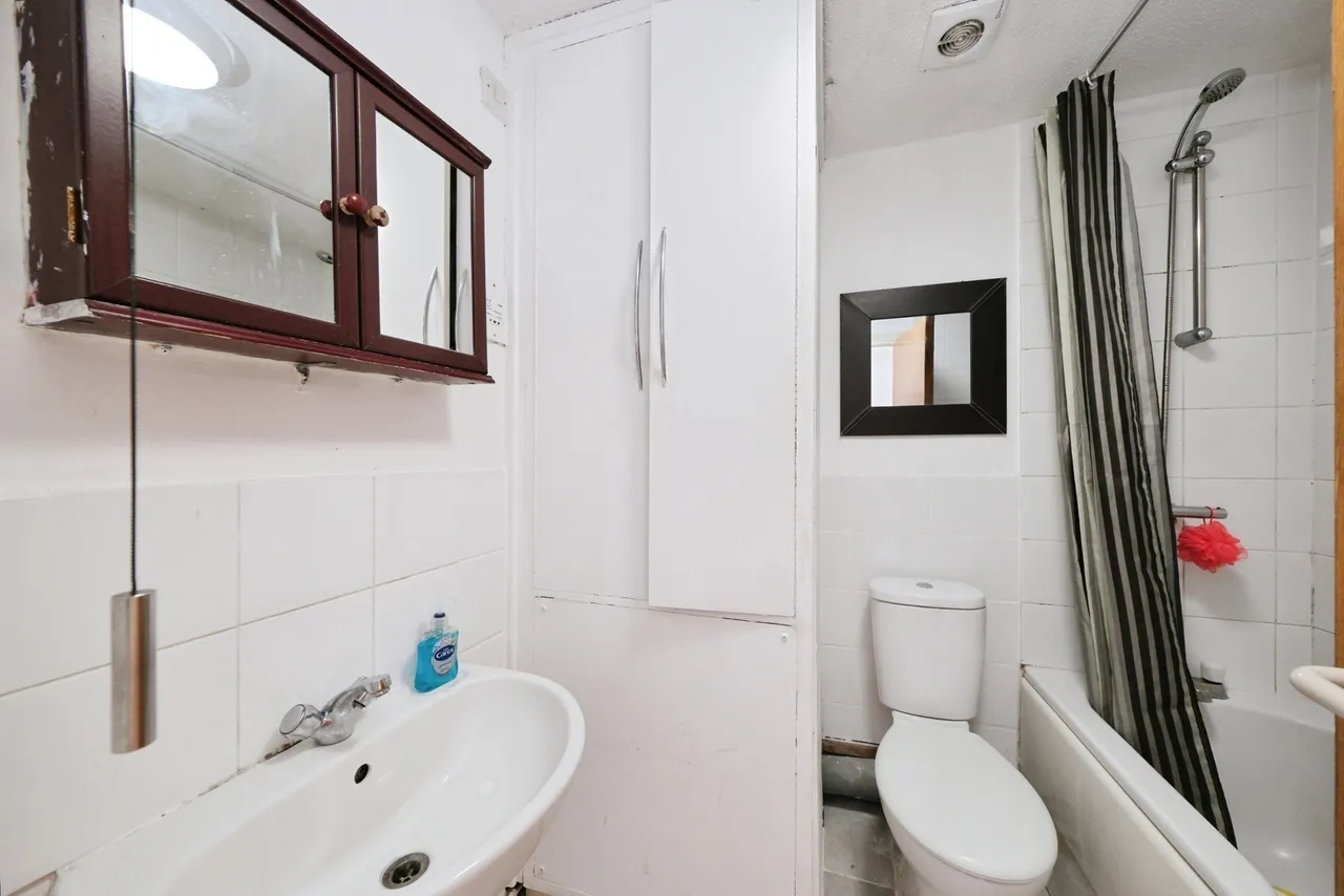 Tonnelier Road, Nottingham, NG7, photo 10