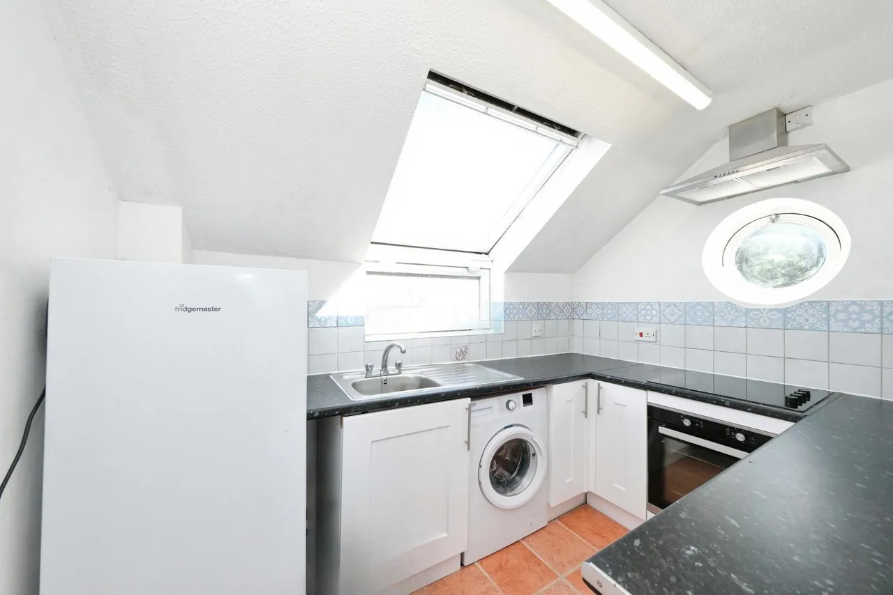Tonnelier Road, Nottingham, NG7, photo 6
