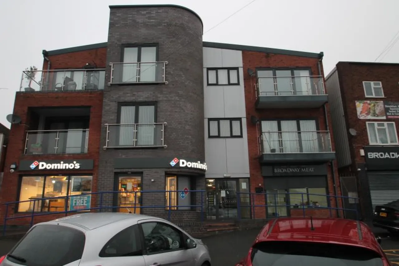 2 bed uk to rent — Flat 3 204, Broadway, Walsall, West Midlands, WS1 3HH, UK