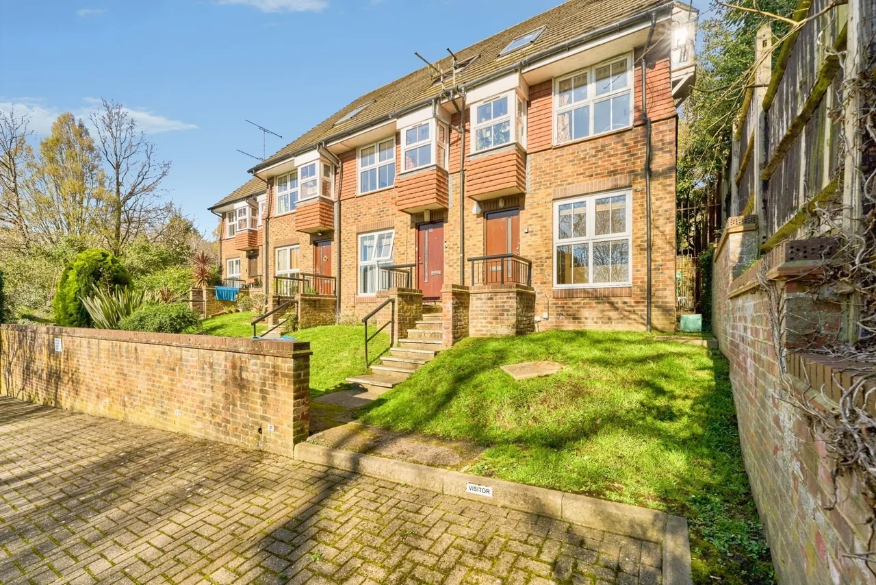 1 bed flat for sale, Windmill Rise, Kingston upon Thames, KT2