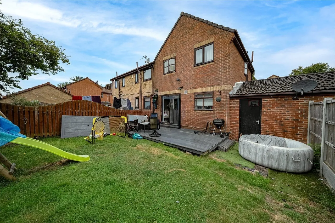 Long Field Drive, Halton, Leeds, photo 12